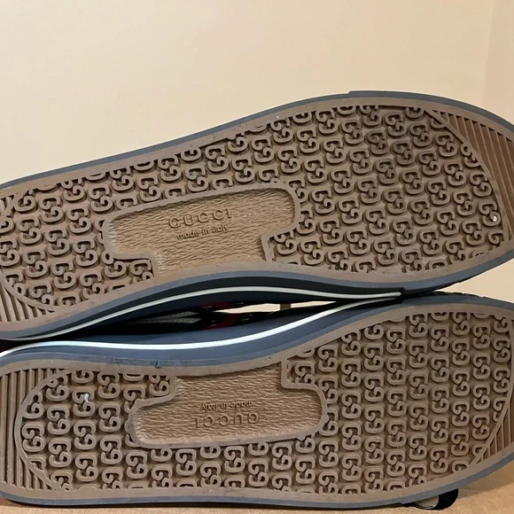 Men's Gucci Designer Sneakers - Picture 6 of 9